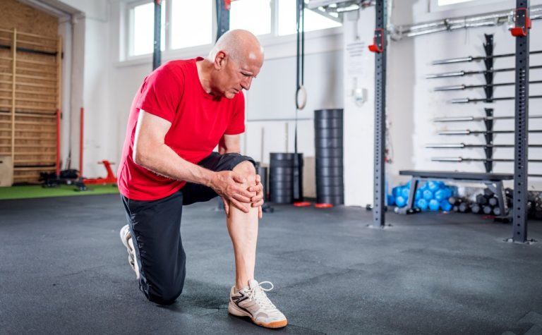 How Nonsurgical Knee Pain Treatment Can Help Patients Stay Active