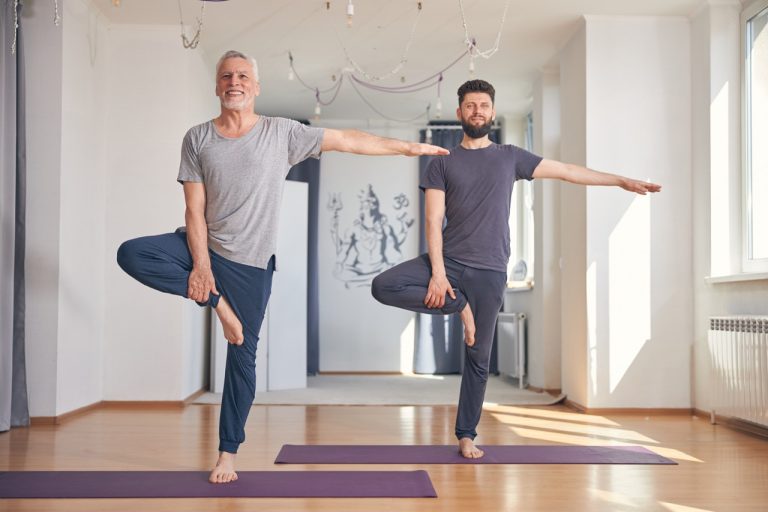 How Knee Pain Can Affect Balance, Mobility, and Confidence