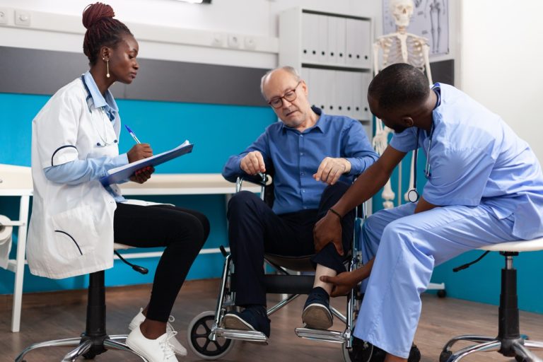 What Makes a Patient a Candidate for Nonsurgical Knee Pain Treatment?