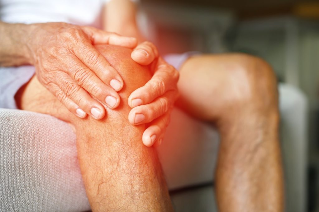 pain caused by swelling in the knee